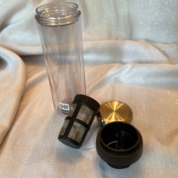 Dunkin Cold Brew Tumbler - Picture 4 of 4